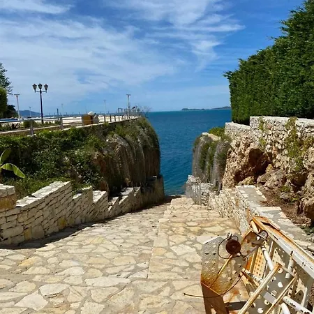 Aquamarine Residence Villa *