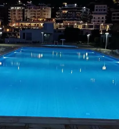 Aquamarine Residence Villa 別荘